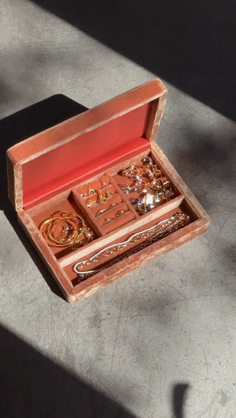 social post by modandjo