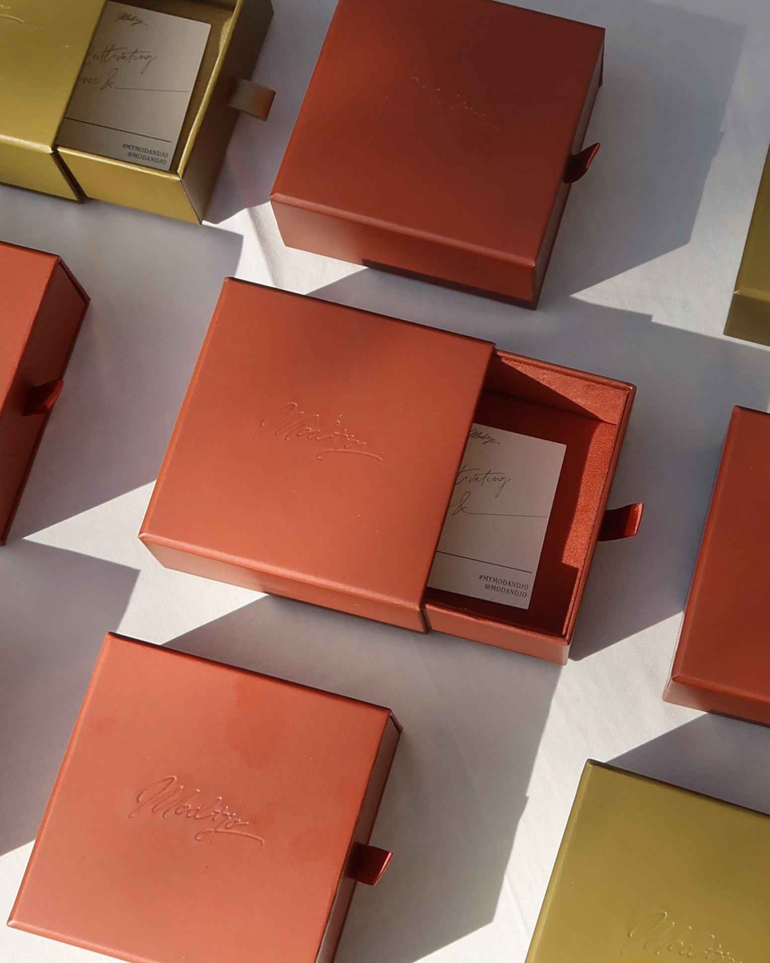 14k Superstition Stud