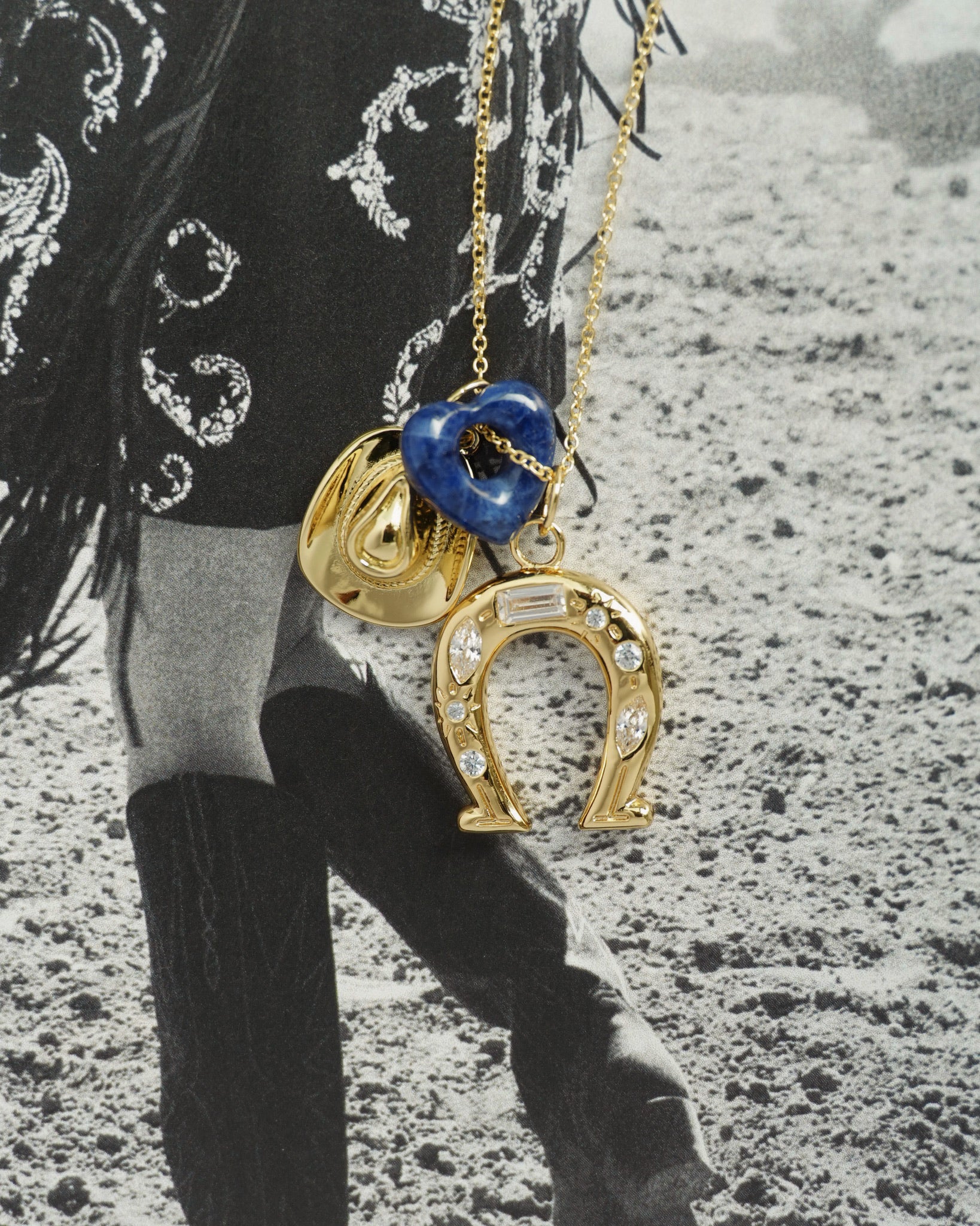 Grande Chantal Horseshoe Charm