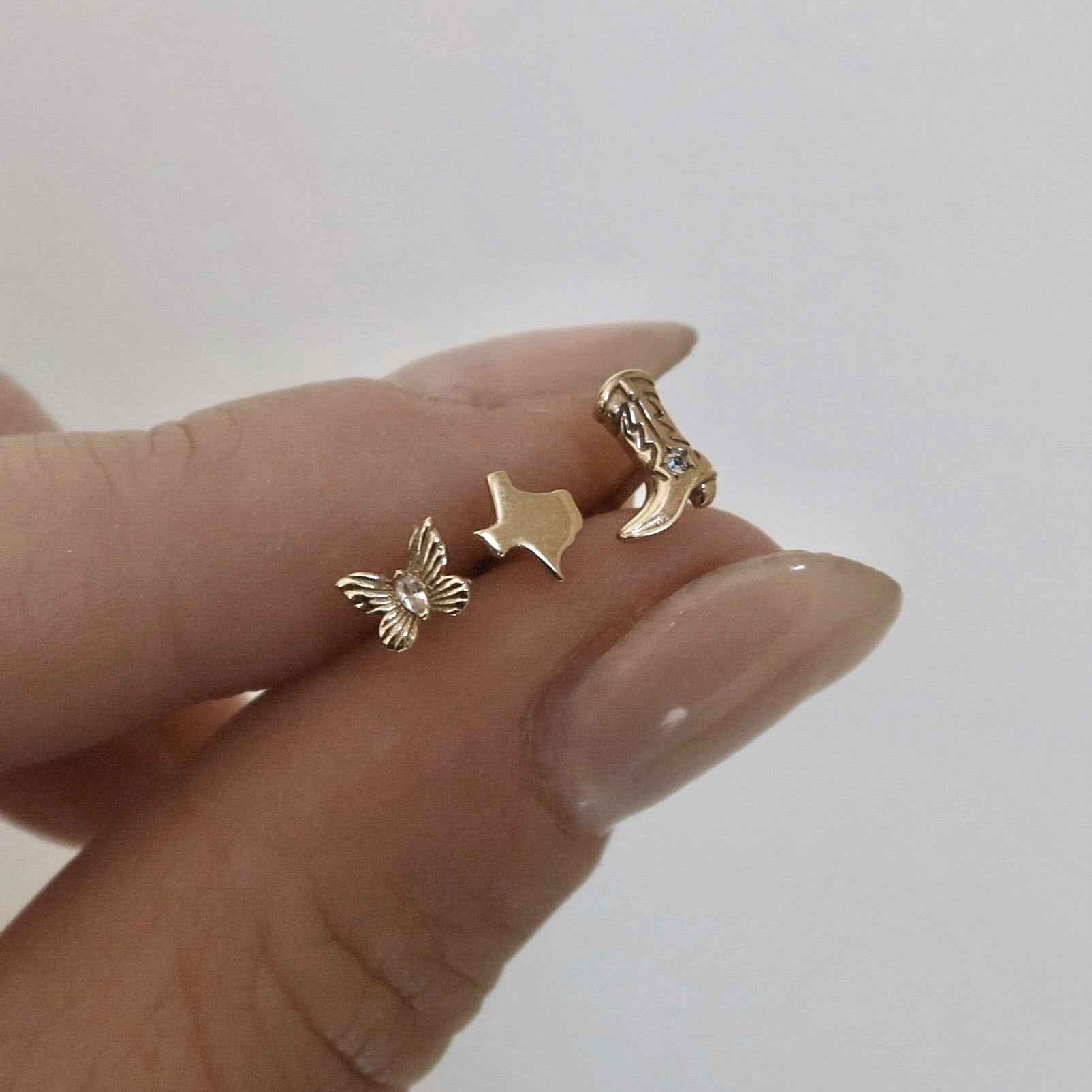14k Butterfly Stud Front