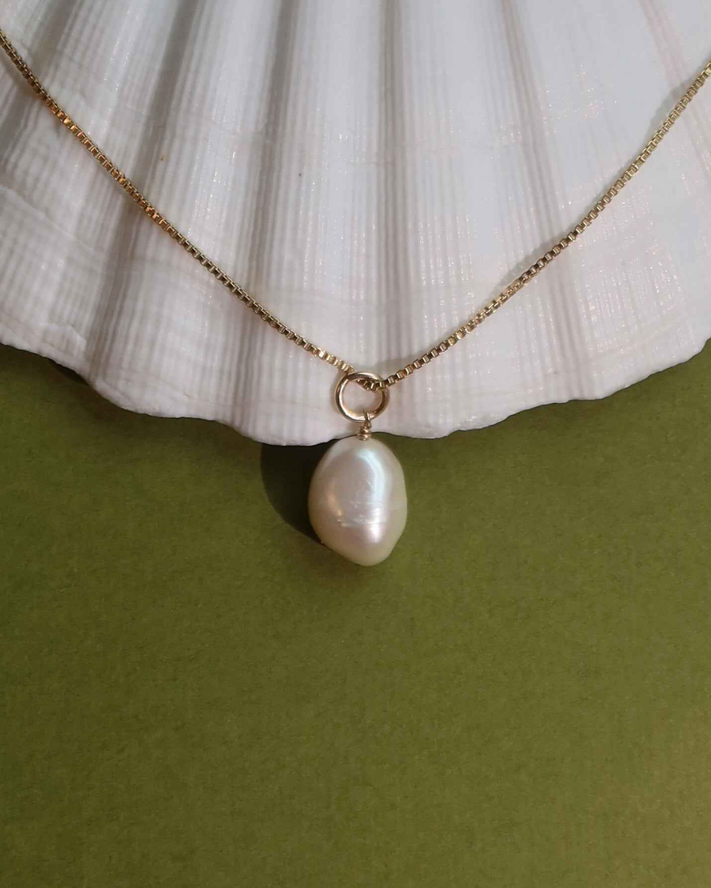 Imogen Pearl Pendant Necklace
