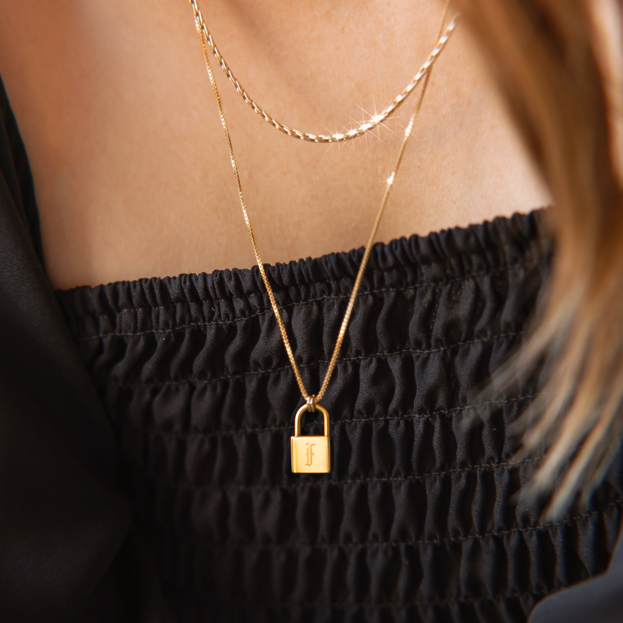 lock pendant necklace gold